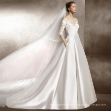 Vestido de noiva de cetim de manga comprida